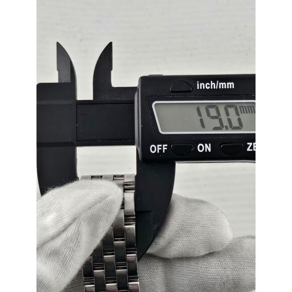 Citizen Eco-Drive Date Quartz Watch Mens Mint Condition New Solar Cell Runs - Picture 11 of 13